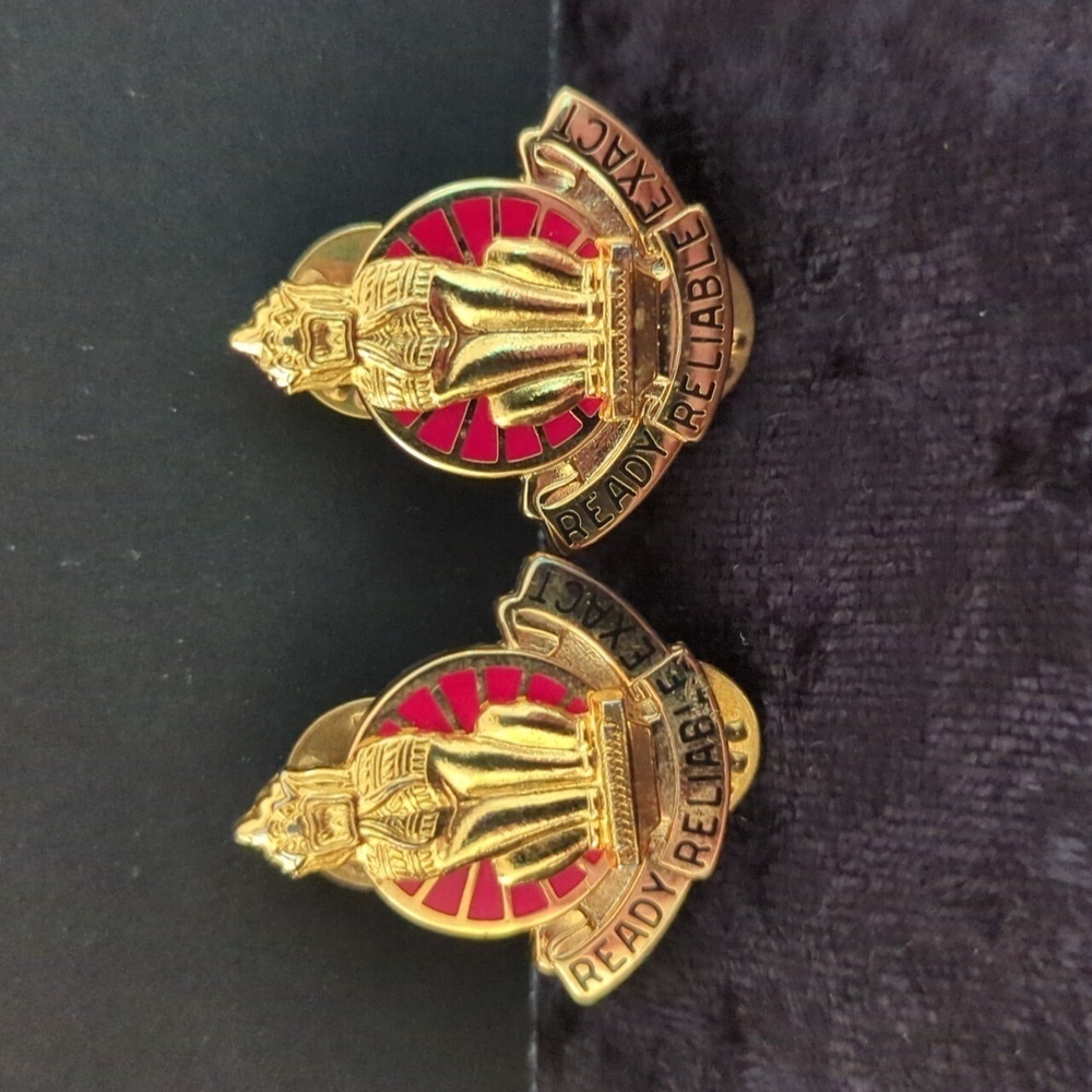US Army Unit Crest: 17th Support Battalion Motto: Ready Realiable Exact - Set 2